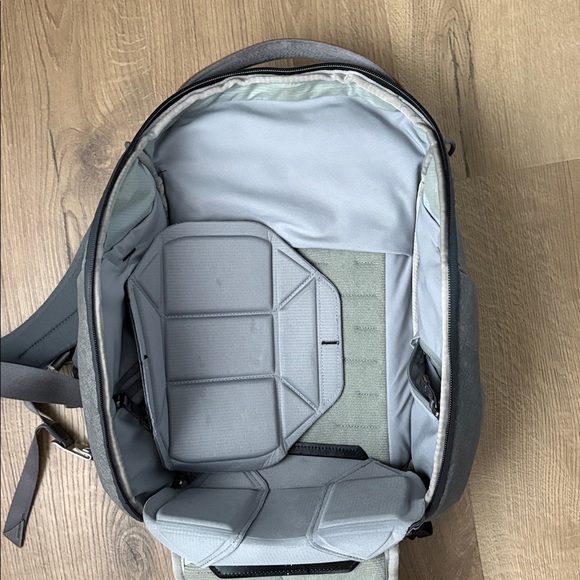 Peak Design 15L Everyday Backpack Zip - Picture 6 of 7